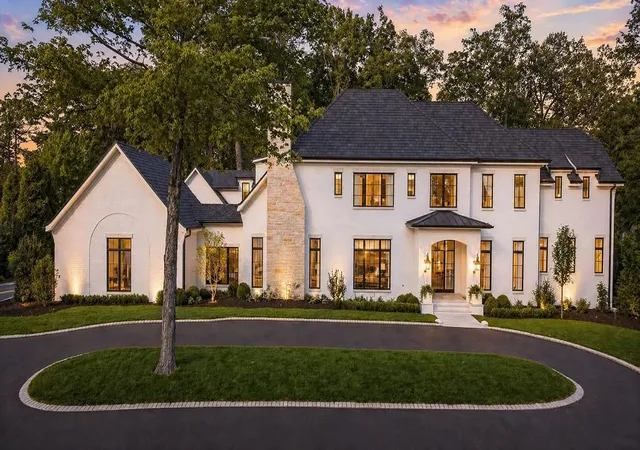 1st image of 4881 Powers Ferry Rd, Sandy Springs, GA 30327 | MLS# 7800020