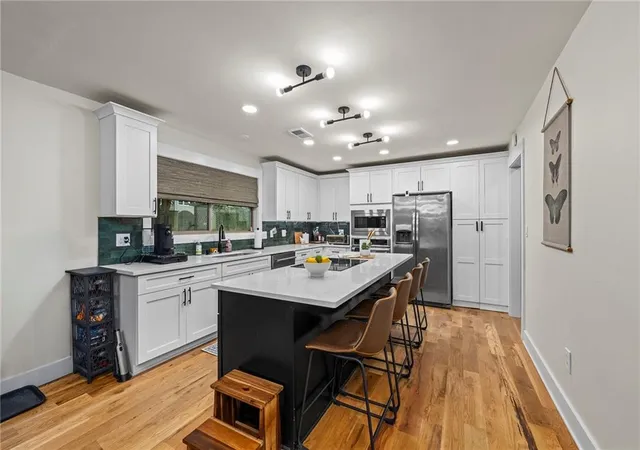 Photo 3 of Sale Pending at 4358 Inverary Walk Ne, Roswell, GA 30075 | MLS# 7828251 | Listing updated on 2026-09-29