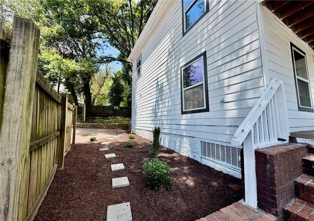 Photo 2 of Single family home for sale at 1169 Mcdaniel St Sw, Atlanta, GA 30310 | MLS# 7820372 | Listing updated on 2026-09-10