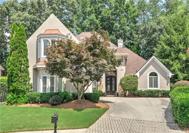 Photo 3 of Single family home for sale at 650 River Fls Ct, Roswell, GA 30076 | MLS# 7803499 | Listing updated on 2026-08-11