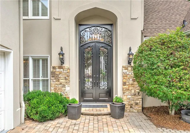 Photo 4 of Single family home for sale at 650 River Fls Ct, Roswell, GA 30076 | MLS# 7803499 | Listing updated on 2026-08-11