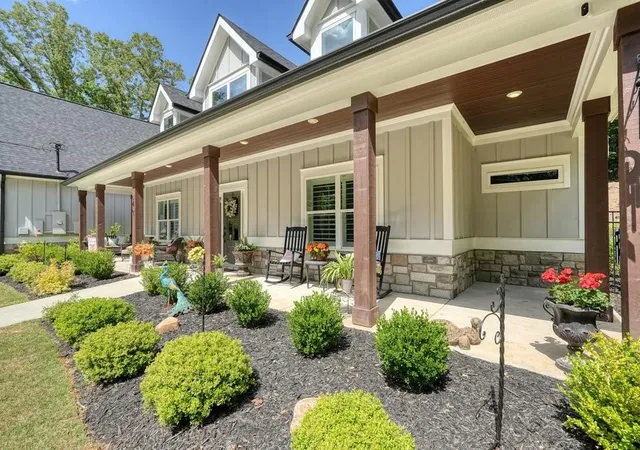 Photo 3 of Sale Pending at 540 Byrd Mountain Ln, Canton, GA 30114 | MLS# 7791611 | Listing updated on 2026-10-06