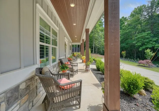 Photo 4 of Sale Pending at 540 Byrd Mountain Ln, Canton, GA 30114 | MLS# 7791611 | Listing updated on 2026-10-06