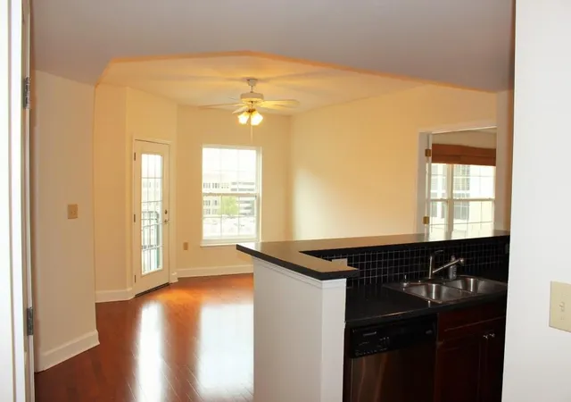 Condominium at 230 E Ponce De Leon Ave #521, Decatur, GA 30030 | MLS# 5591625 | | Sold on 2015-10-08