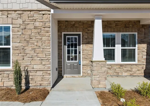 Photo 3 of Sale Pending at 1290 Whitman Cir, Monroe, GA 30656 | MLS# 7764197 | Listing updated on 2026-05-25