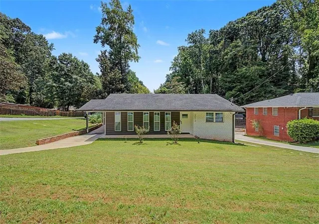 2nd image of 2074 Montrose Dr, Atlanta, GA 30344 | MLS# 7823212