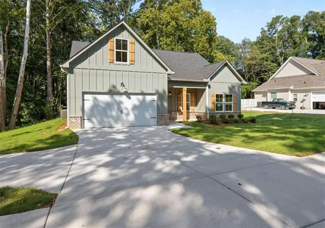 Photo 3 of Single family home for sale at 105 Carrollton St, Temple, GA 30179 | MLS# 7830167 | Listing updated on 2026-09-01