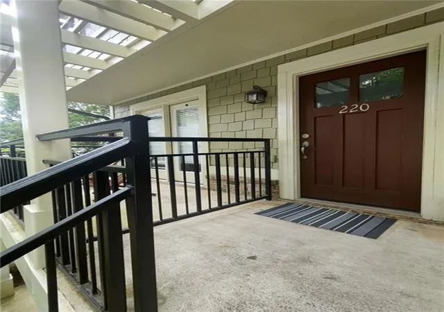 Homes for sale in Athens, GA | 660 Barnett Shoals Rd #220, Athens, GA 30605 | MLS# 7800895