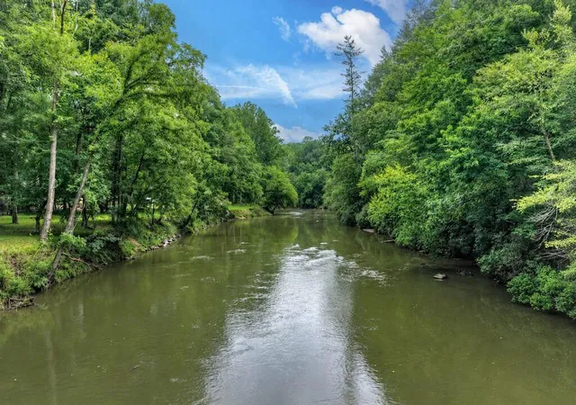 2nd image of 400 Matrix Cir, Ellijay, GA 30540 | MLS# 7820825