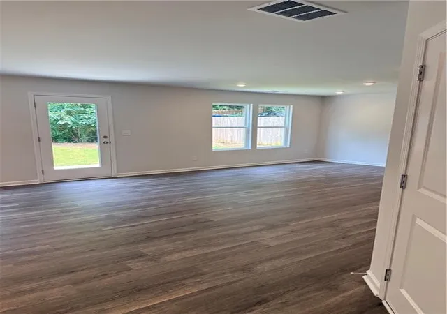 4th image of 1100 Wedgewood Dr Nw, Atlanta, GA 30318 | MLS# 7670289