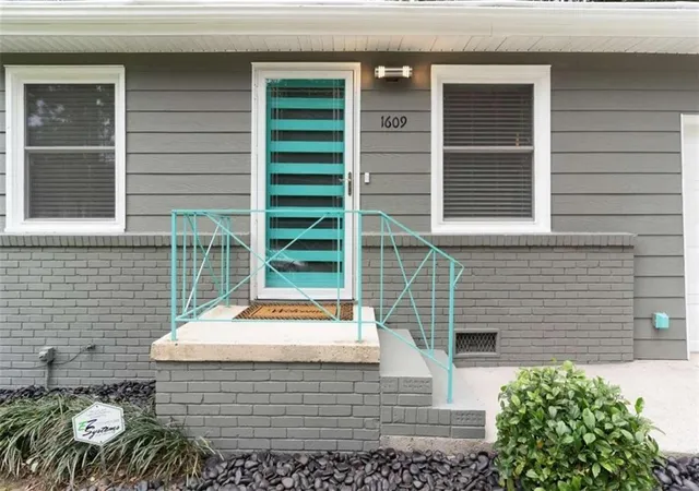 Photo 3 of Single family home for sale at 1609 Bridgeport Dr NW, Atlanta, GA 30318 | MLS# 7809691 | Listing updated on 2026-08-13