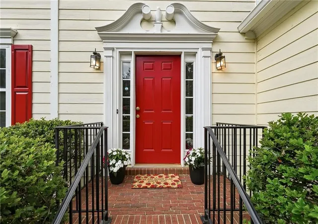 Photo 3 of Single family home for sale at 1255 Winthrope Chase Dr, Alpharetta, GA 30009 | MLS# 7804572 | Listing updated on 2026-10-02