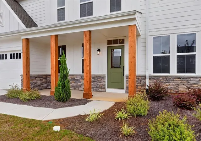 Photo 3 of Single family home for sale at 180 Pickens Blf Ln, Hiram, GA 30141 | MLS# 7817001 | Listing updated on 2026-09-03