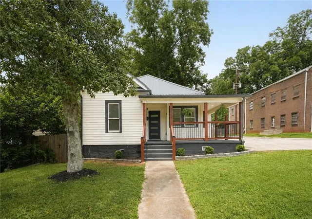 Homes for sale in Atlanta, GA | 837 Dill Ave Sw, Atlanta, GA 30310 | MLS# 7789742