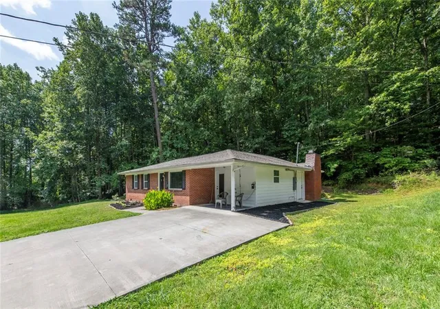 2nd image of 45 Carpenter Ln, Dahlonega, GA 30533 | MLS# 7822511