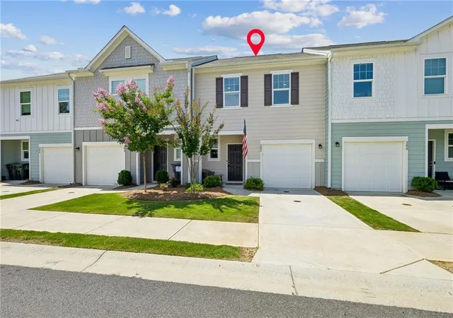 Photo 2 of Townhouse for sale at 202 Fenchurch Way #2269, Cartersville, GA 30120 | MLS# 7783804 | Listing updated on 2026-09-02