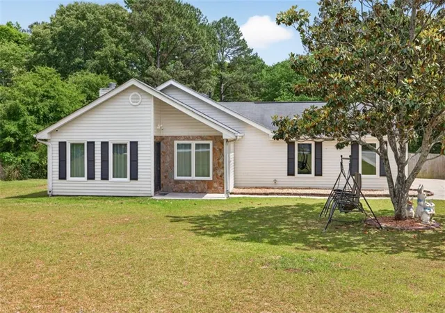 3rd image of 121 Brownsmill Dr, Grayson, GA 30017 | MLS# 7817842