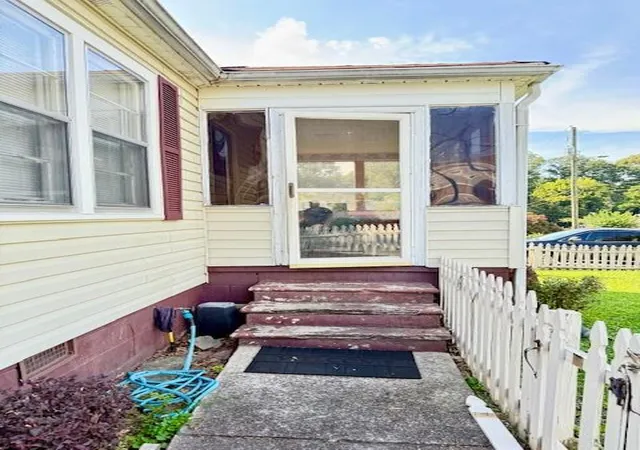 Photo 3 of Sale Pending at 83 Otis St Ne, Marietta, GA 30060 | MLS# 7821398 | Listing updated on 2026-09-18