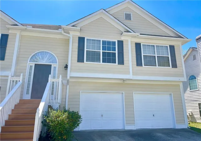Photo 4 of Single family home for sale at 1315 Cumberland Crk Ter SW, Marietta, GA 30008 | MLS# 7717462 | Listing updated on 2026-08-08