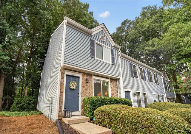 Townhouse for sale at 6600 Autumn Trace Dr, Peachtree Corners, GA 30092 | MLS# 7826504