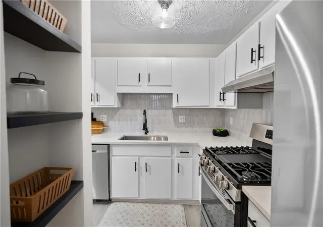 Photo 2 of Townhouse for sale at 6600 Autumn Trace Dr, Peachtree Corners, GA 30092 | MLS# 7826504 | Listing updated on 2026-08-31