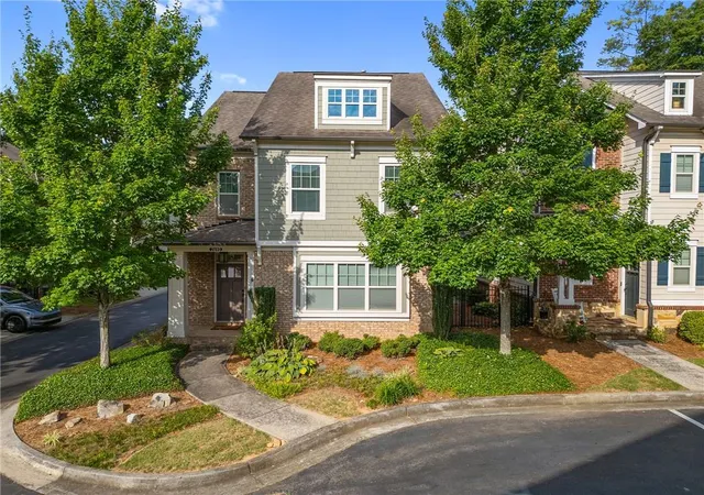 Photo 3 of Single family home for sale at 2690 Telfair Dr Se, Smyrna, GA 30080 | MLS# 7799005 | Listing updated on 2026-09-16