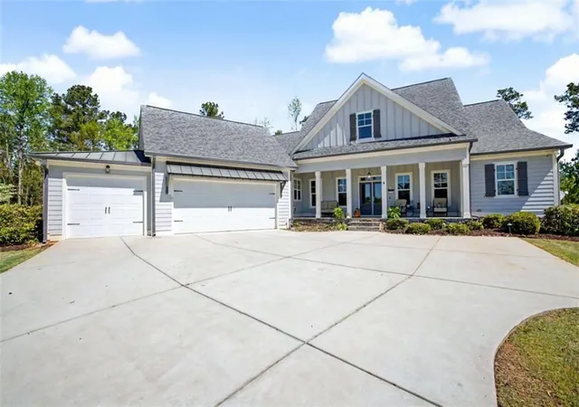 Homes for sale in Newnan, GA | 126 Raintree Ct, Newnan, GA 30265 | MLS# 7802669