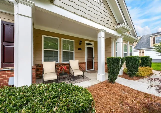 Photo 3 of Condo for sale at 2711 Grapevine Cir, Cumming, GA 30041 | MLS# 7785389 | Listing updated on 2026-08-23