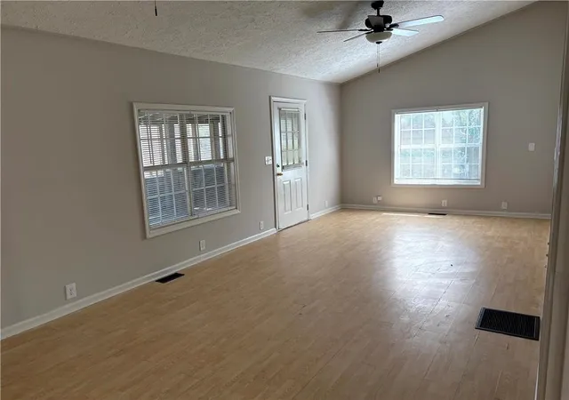 3rd image of 440 Cherry St Se, Acworth, GA 30102 | MLS# 7739200