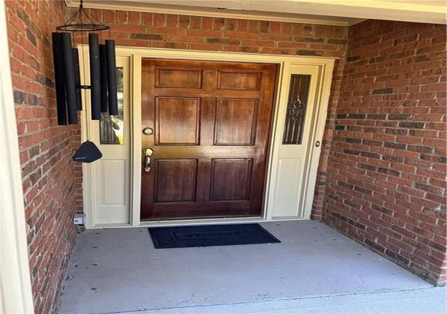 Photo 3 of Townhouse for sale at 640 Brickleberry Ct, Roswell, GA 30075 | MLS# 7826155 | Listing updated on 2026-09-13