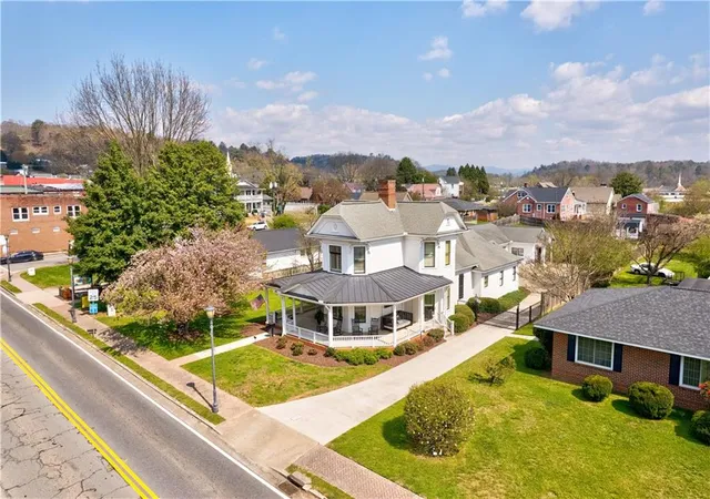 Photo 2 of Single family home for sale at 85 River St, Ellijay, GA 30540 | MLS# 7745355 | Listing updated on 2026-07-21