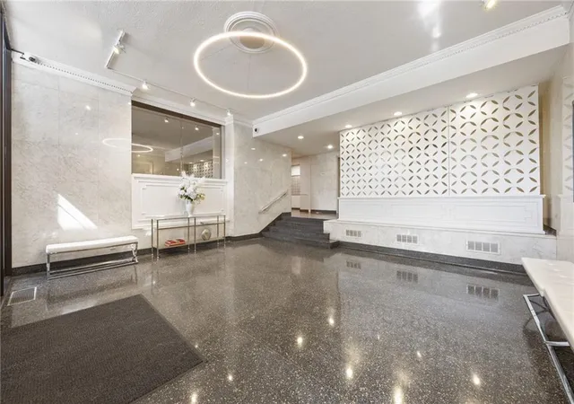 4th image of 3060 Pharr Ct N, Atlanta, GA 30305