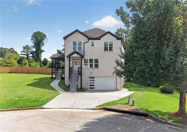 Photo 3 of Single family home for sale at 210 Lacey, Loganville, GA 30052 | MLS# 7803439 | Listing updated on 2026-08-25