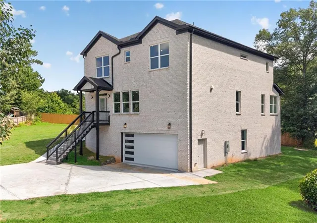 Photo 4 of Single family home for sale at 210 Lacey, Loganville, GA 30052 | MLS# 7803439 | Listing updated on 2026-08-25