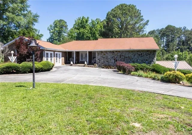 Photo 1 of Single family home for sale at 4625 Lovvorn Rd, Carrollton, GA 30117 | MLS# 7796138 | Listing updated on 2026-08-28