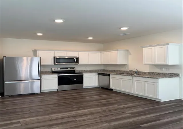 3rd image of 1028 Paddington Dr, Cartersville, GA 30120 | MLS# 7824067