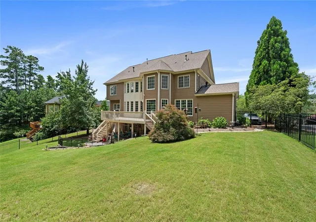 Photo 3 of Sale Pending at 128 Westbrook Dr, Acworth, GA 30101 | MLS# 7800754 | Listing updated on 2026-09-09