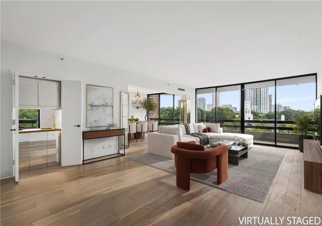 Photo 3 of Condo for sale at 2660 Peachtree Rd Nw #11E, Atlanta, GA 30305 | MLS# 7767292 | Listing updated on 2026-09-25