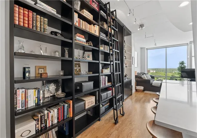 Photo 4 of Condo for sale at 943 Peachtree St NE #1415, Atlanta, GA 30309 | MLS# 7757717 | Listing updated on 2026-06-14