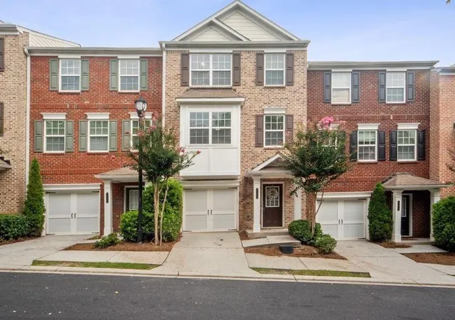 Homes for sale in Duluth, GA | 2214 Landing Walk Dr, Duluth, GA 30097 | MLS# 7798694