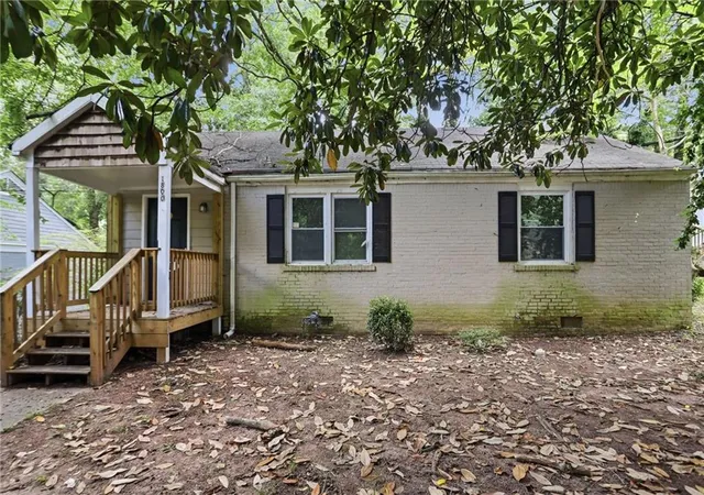 1st image of 1800 Oakmont Dr Nw, Atlanta, GA 30314 | MLS# 7824176