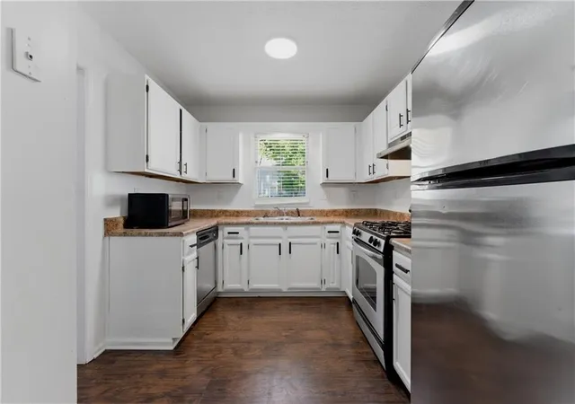 5th image of 2216 Wellington Cir, Lithonia, GA 30058 | MLS# 7771095