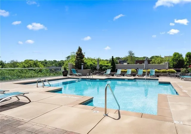 3rd image of 222 12Th St Ne #1901, Atlanta, GA 30309 | MLS# 7701783