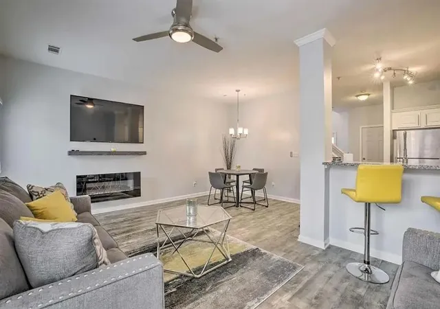 2nd image of 7129 Biltmore Wy, Lithonia, GA 30058 | MLS# 7817090