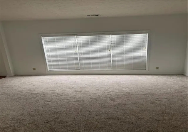 Photo 4 of Single family home for sale at 682 Brg Way, Lithonia, GA 30058 | MLS# 7792070 | Listing updated on 2026-08-27
