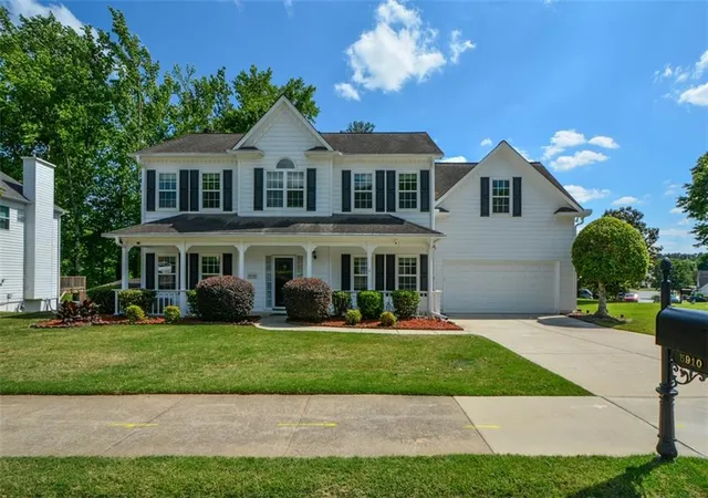 Homes for sale in Johns Creek, GA | 5910 Findley Chase Dr, Johns Creek, GA 30097 | MLS# 7768339