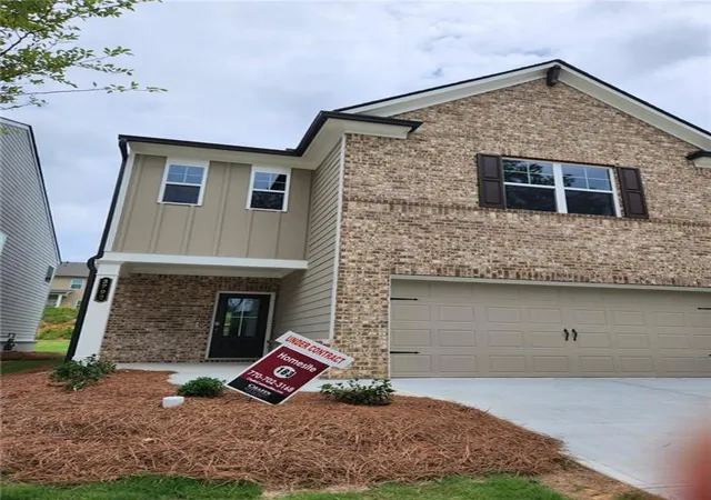 Photo 3 of Single family home for sale at 3792 Dover Run Ln, Loganville, GA 30052 | MLS# 7816409 | Listing updated on 2026-09-01