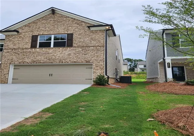Photo 3 of Single family home for sale at 3792 Dover Run Ln, Loganville, GA 30052 | MLS# 7816409 | Listing updated on 2026-09-01