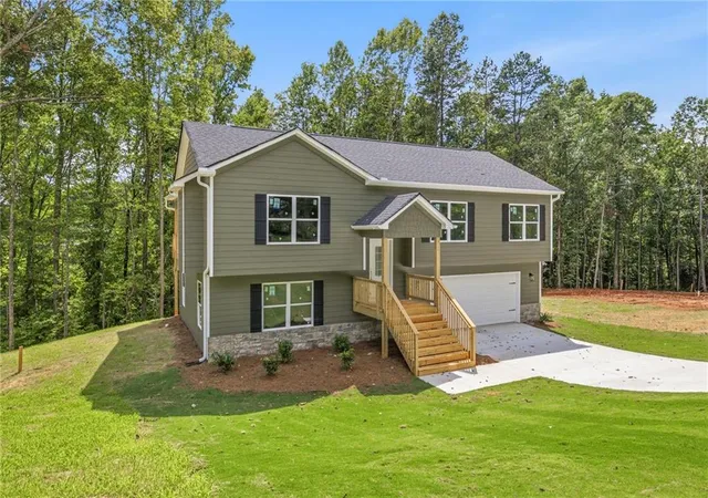 1st image of 284 Stonington Dr, Mount Airy, GA 30563 | MLS# 7819757