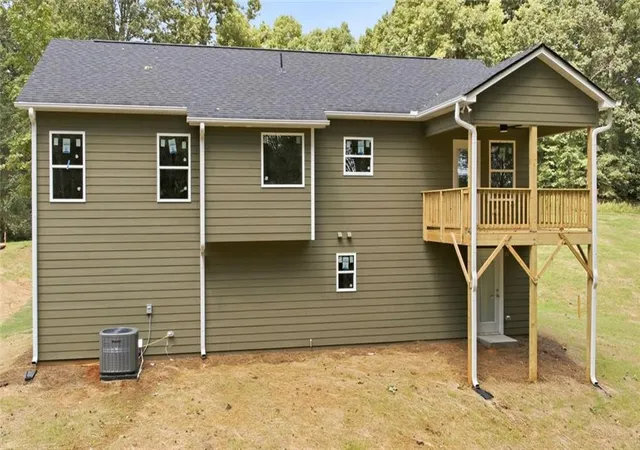 2nd image of 284 Stonington Dr, Mount Airy, GA 30563 | MLS# 7819757